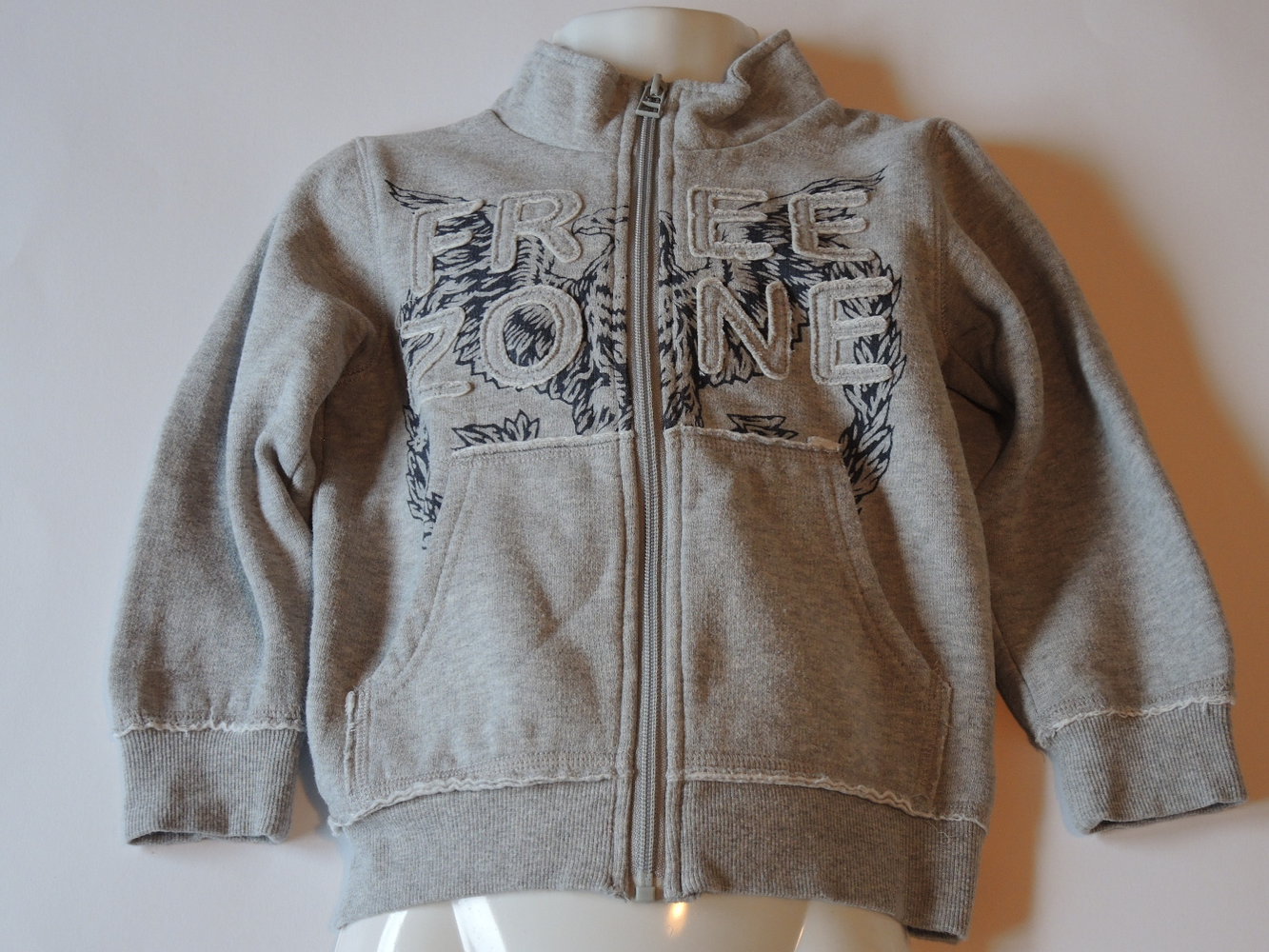 coole Sweatjacke von Bon´A Parte Mode aus Dänemark grau Adler Aufdruck Größe 110