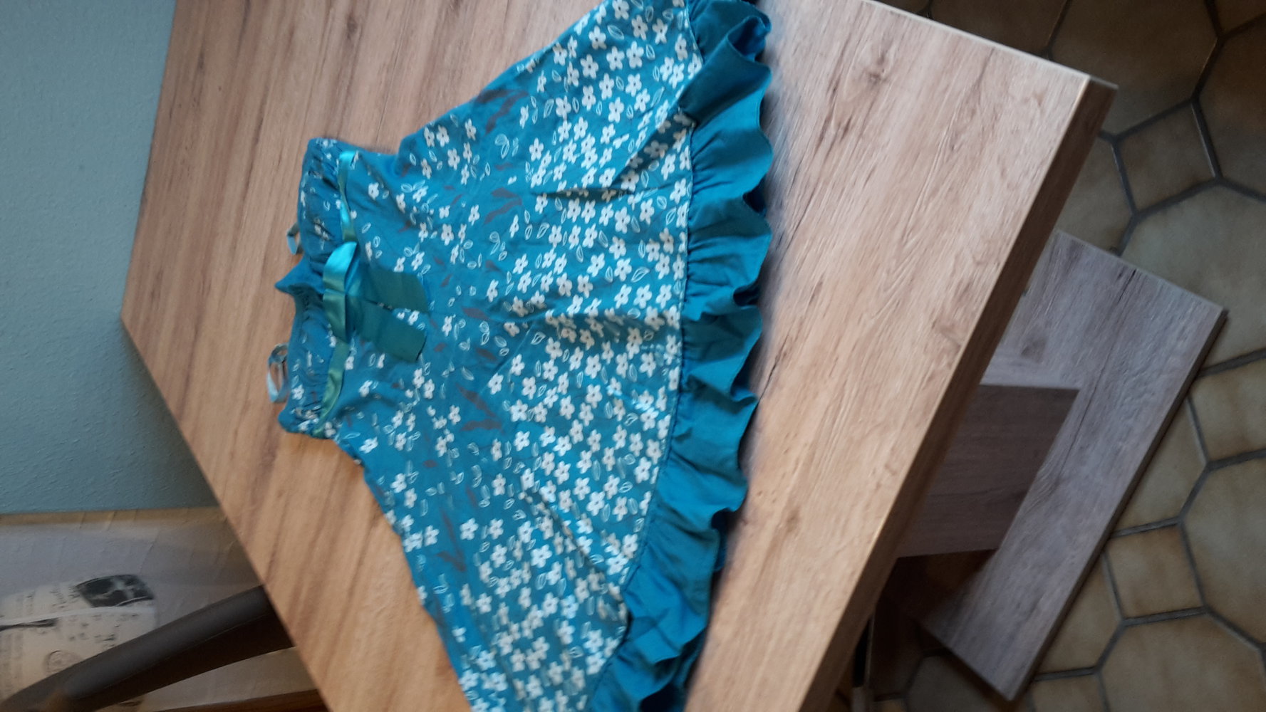 Wunderschönes Sommerkleid blau Petrol XS Blumendruck 