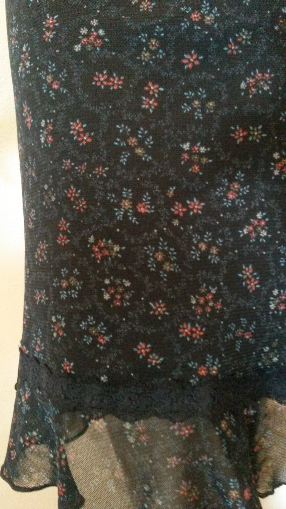 Sreublümchen auf Schwarzem Tüll doppellagiger Rock