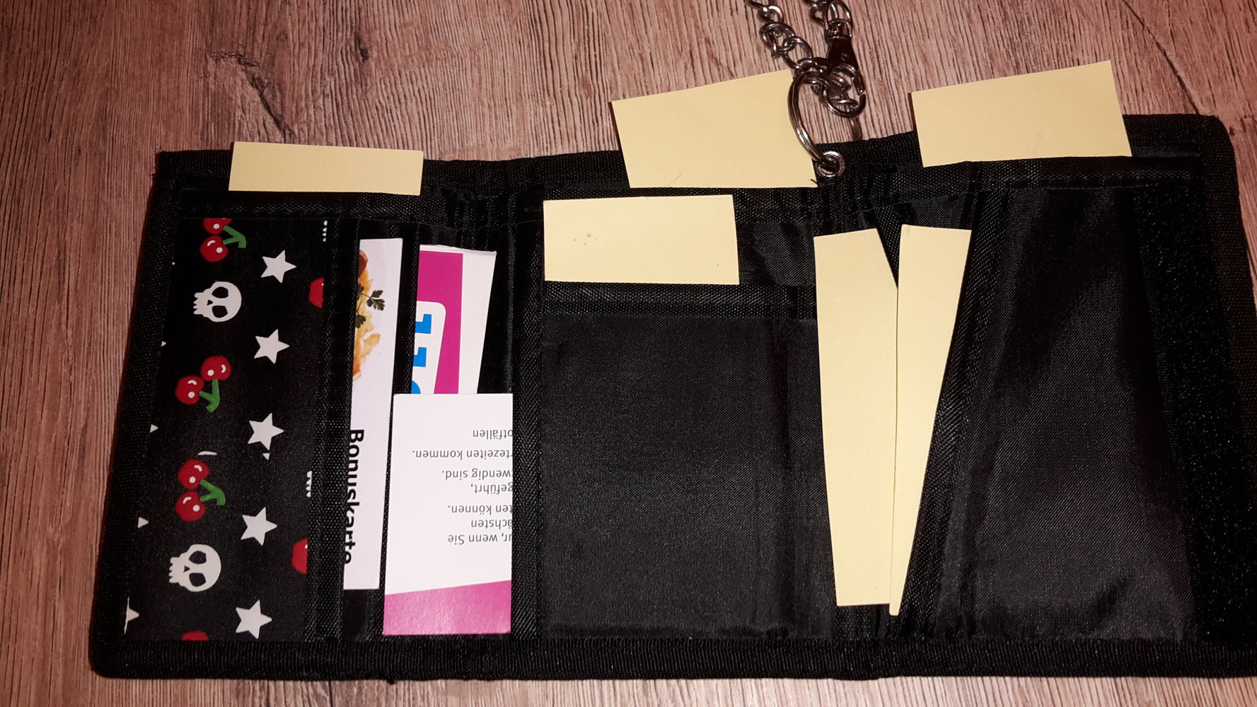 Geldbeutel mit Kette,Börse,Totenkopf,Cherry,Gothic,Emo,Punk,Rockabella