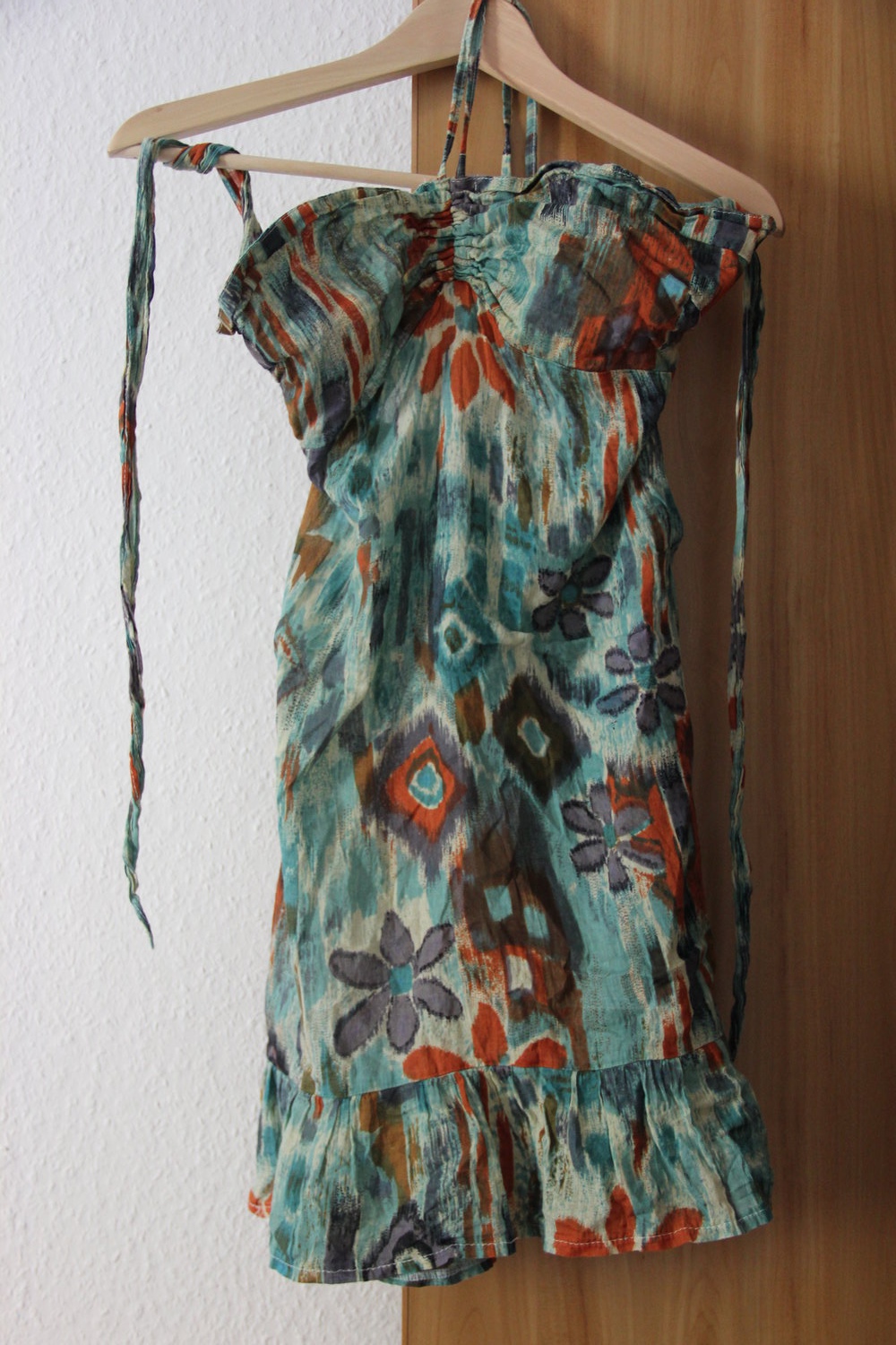 buntes Kleid