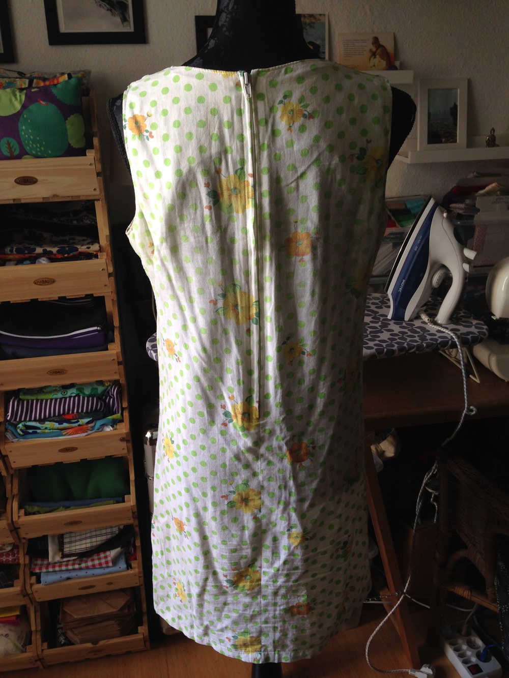 Geblümtes Ärmelloses Kleid 