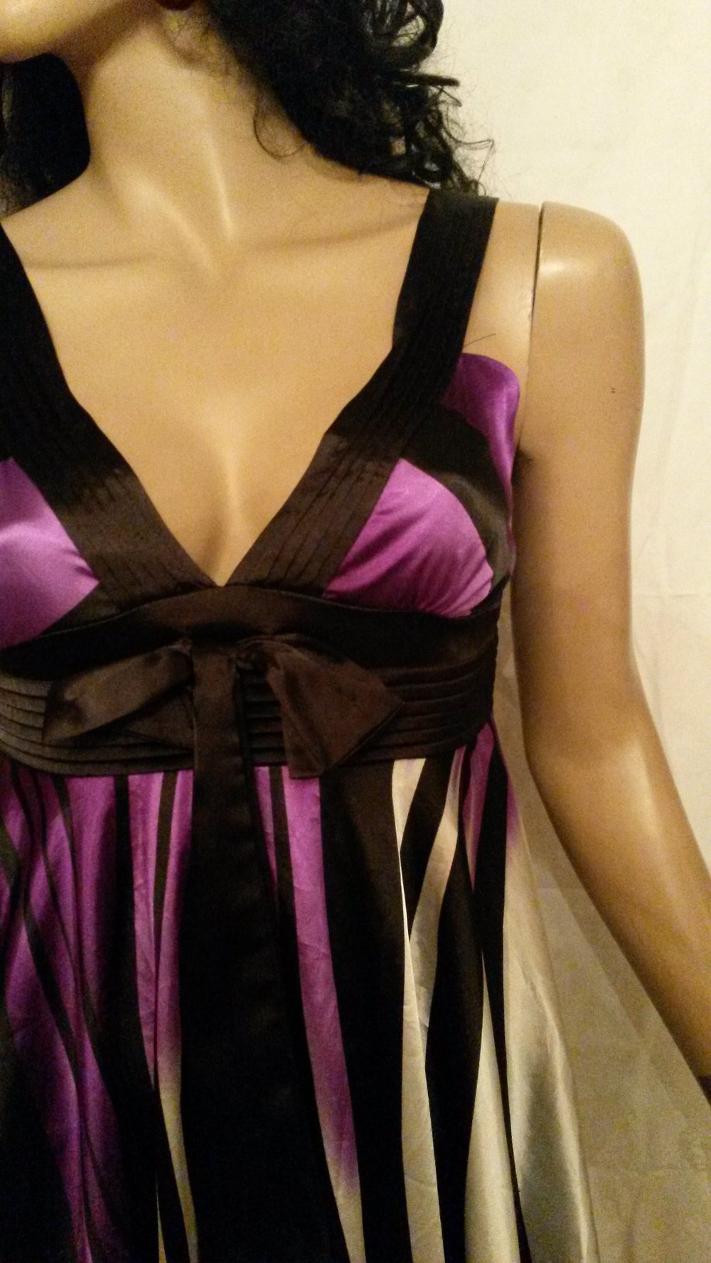 Empire-Stil im vorteilhaftem Streifendessin 