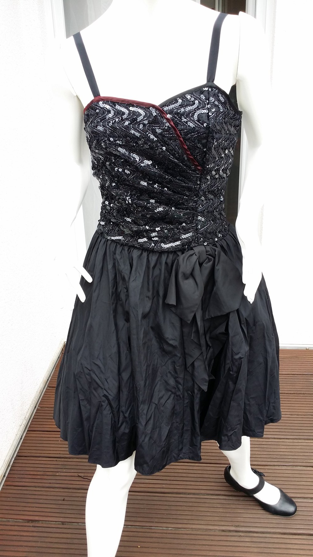 Cocktailkleid schwarz mit Bolerojäckchen Größe 38