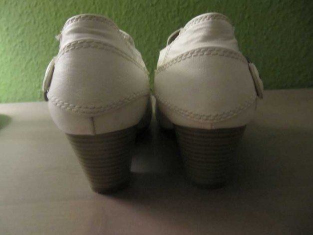 Weiße Stiefelletten