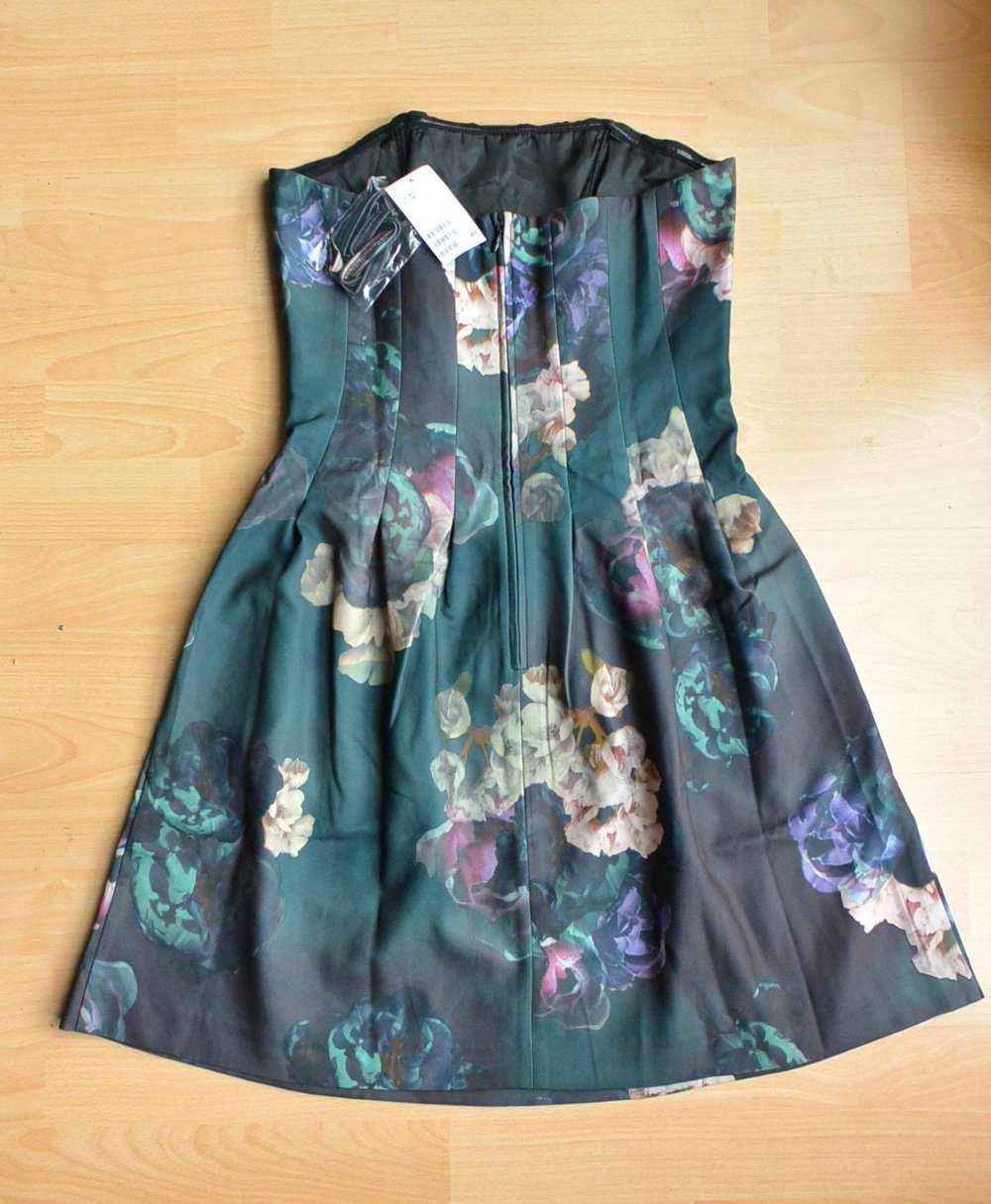 Neu** Schickes H&M Cocktail/ Abendkleid / Bandeaukleid Größe 38/40