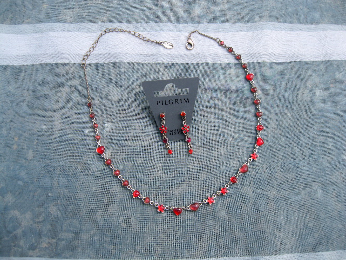 Schmuckset Halskette und Ohrringe von Pilgrim rot silber