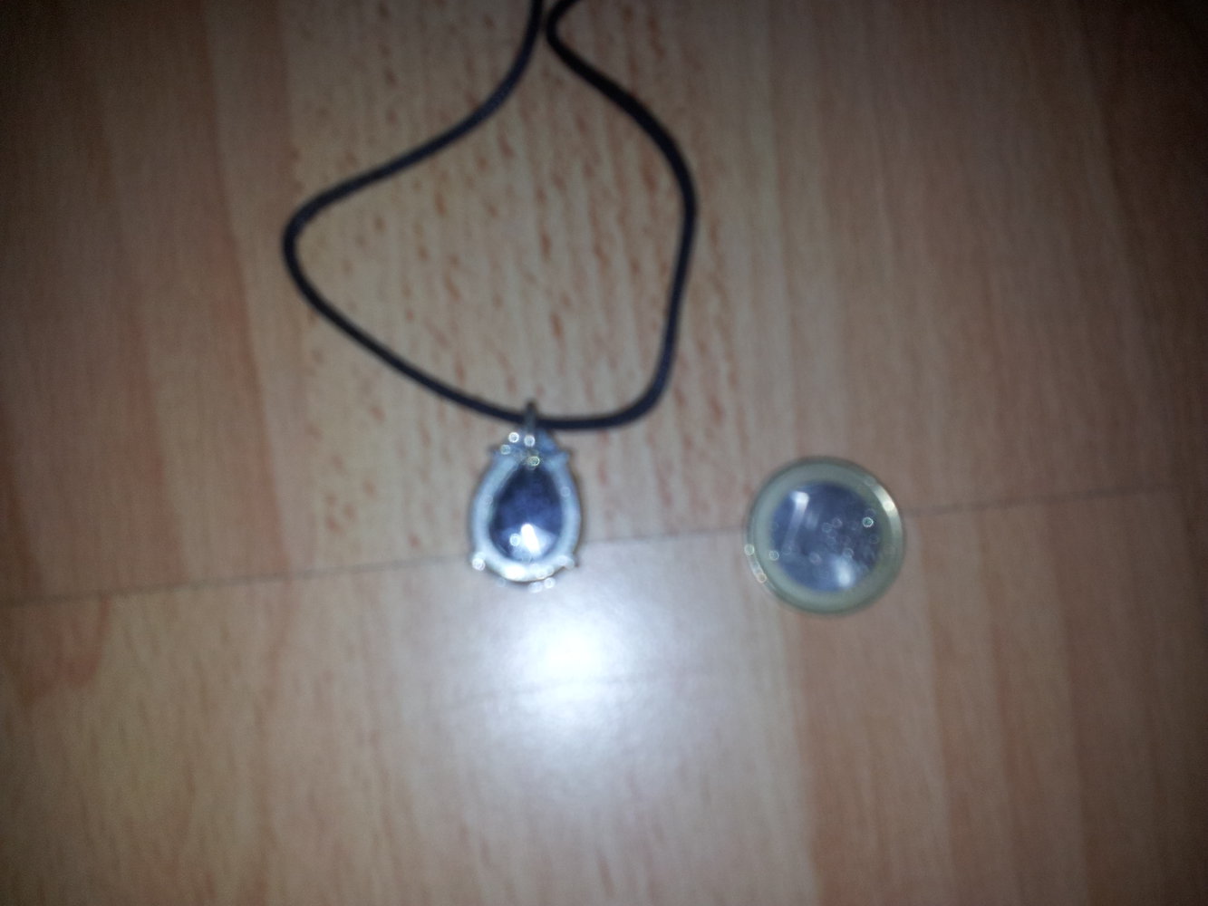 Modeschmuck Kette mit großem Kunststoff Stein  