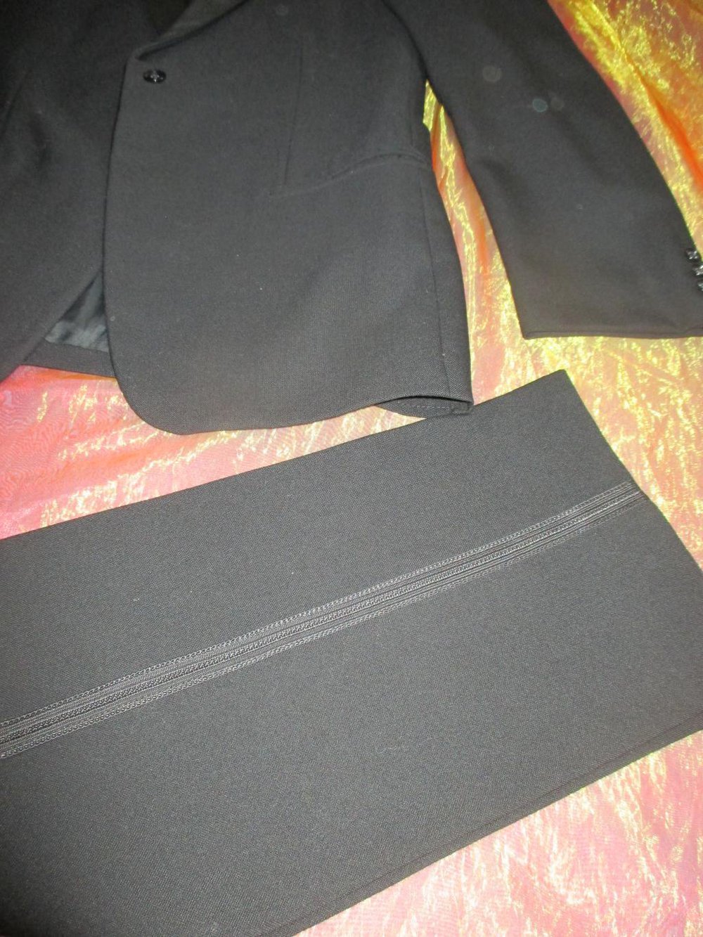 NEU * DESIGNER * Exklusive * Gesellschafts * Dinner * Hochzeits * Anlass * Ausgeh * Herren * Schurwolle und Seide * SMOKING * ANZUG 