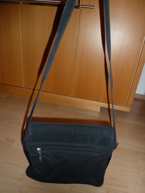 große schwarze Tasche