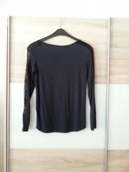 Spitzenshirt in dunkelblau