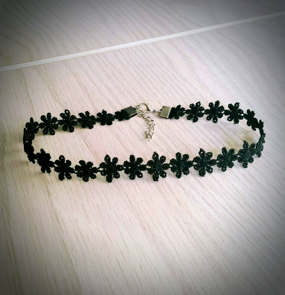 Gothic Choker Halsband schwarz Blumen Spitze Punk Romantik