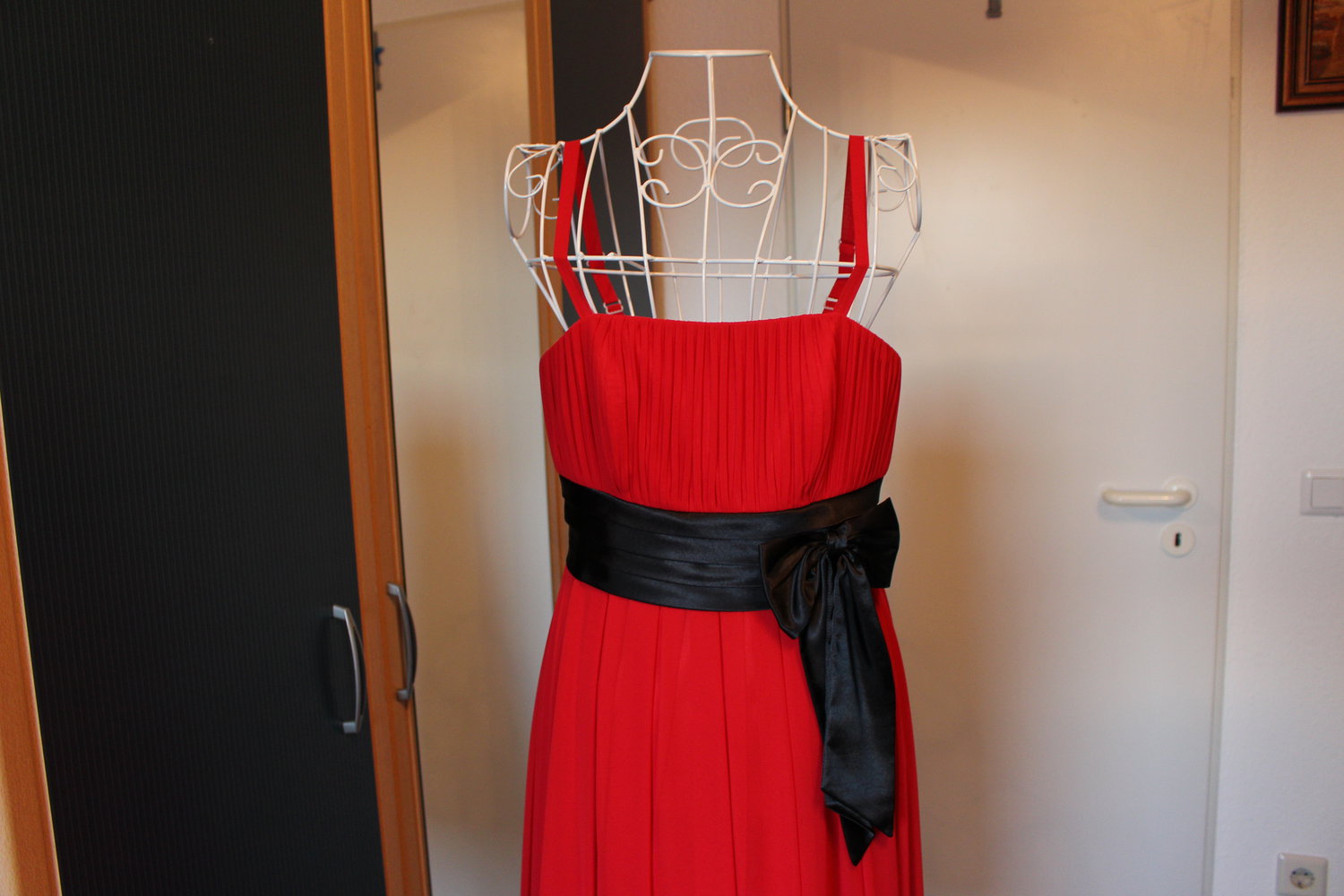 86. Wunderschönes Coctailkleid von Heine, knielang, Gr. 34