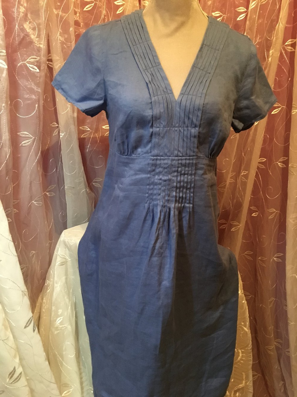 Ein Leinenkleid von Boden