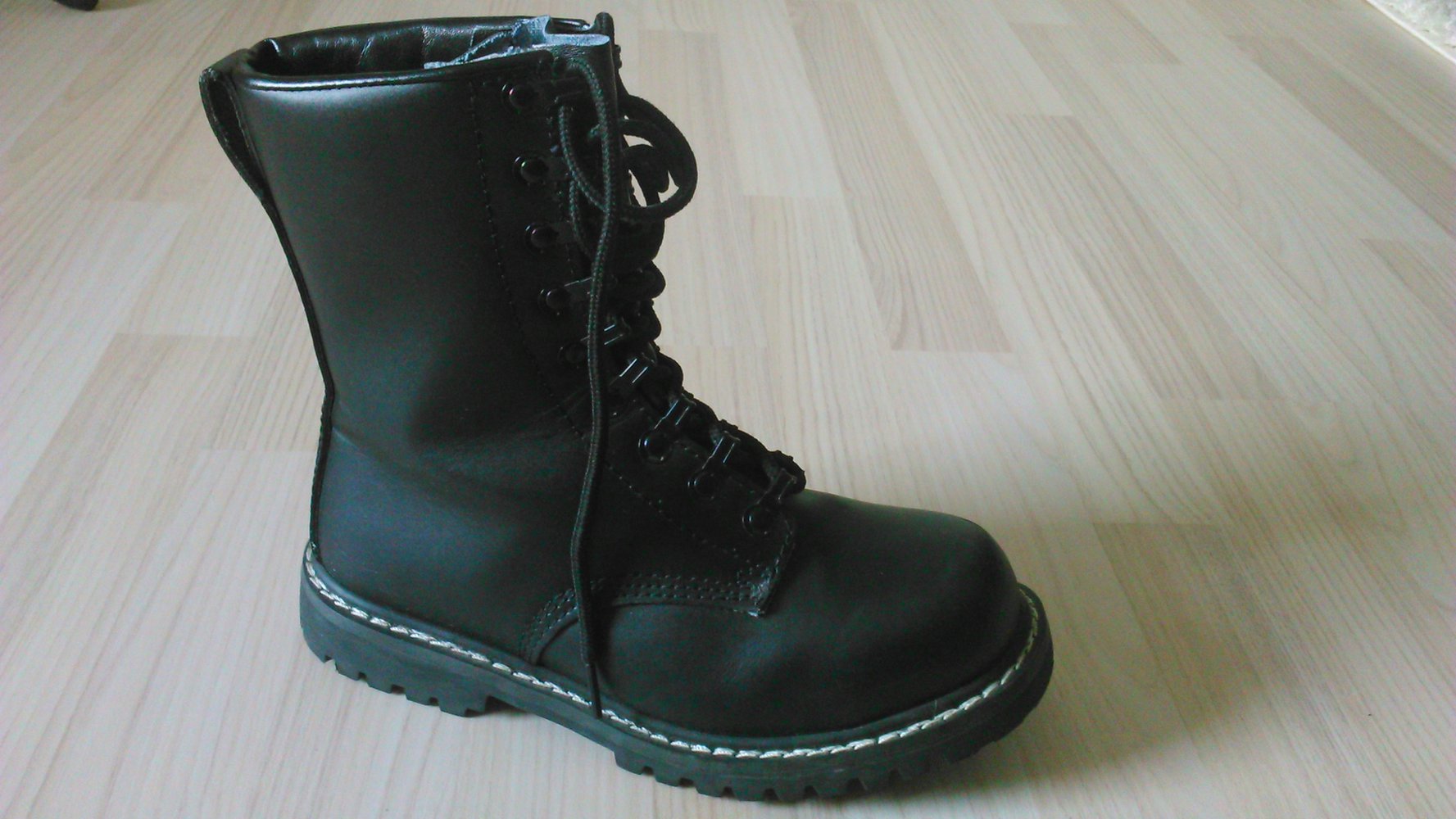 E.M.P Springerstiefel mit Stahlkappen