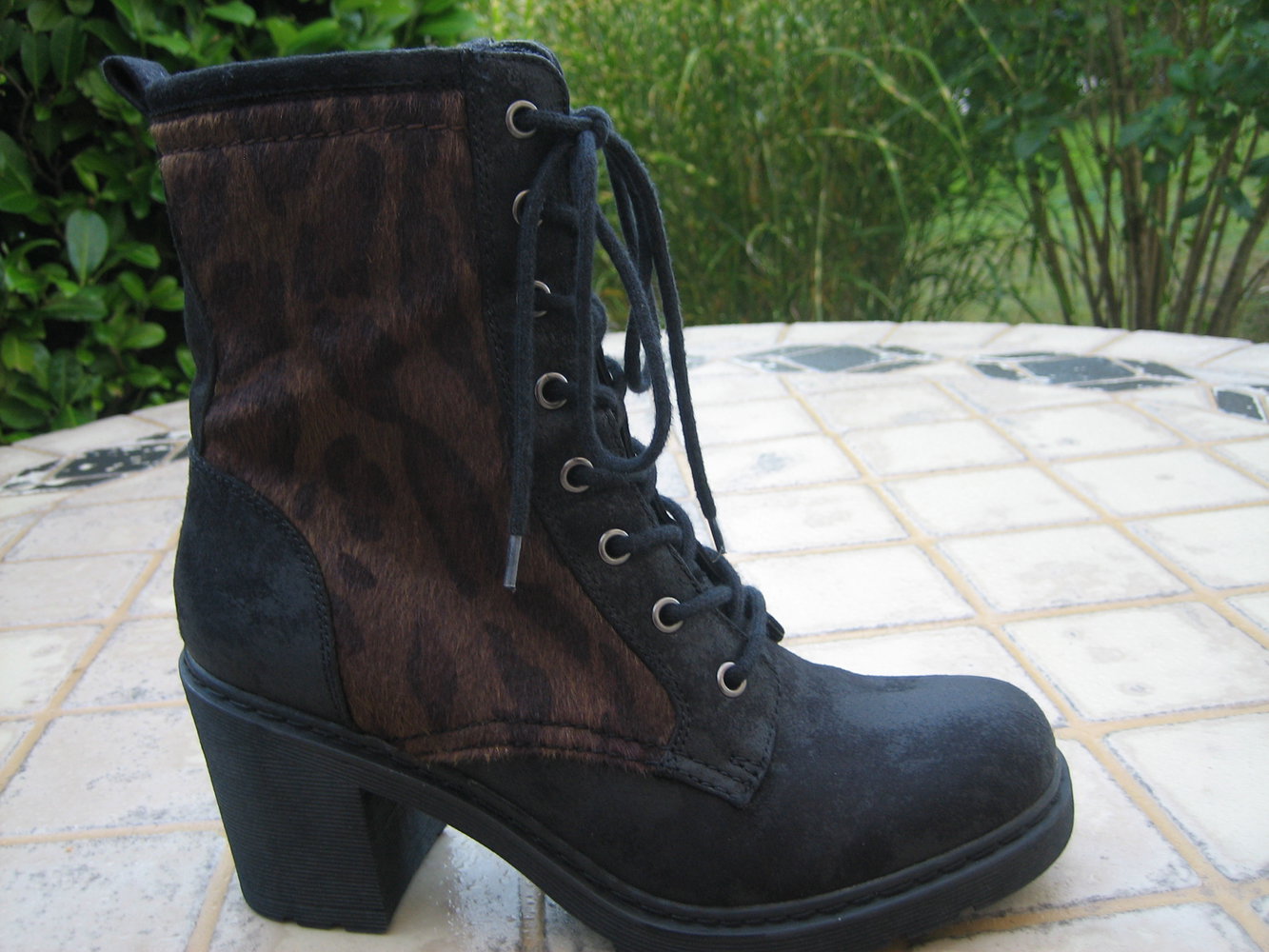 Stylische Stiefeletten Gr. 40 neuwertig,  trendig - mit Kunstfell-Einsatz!