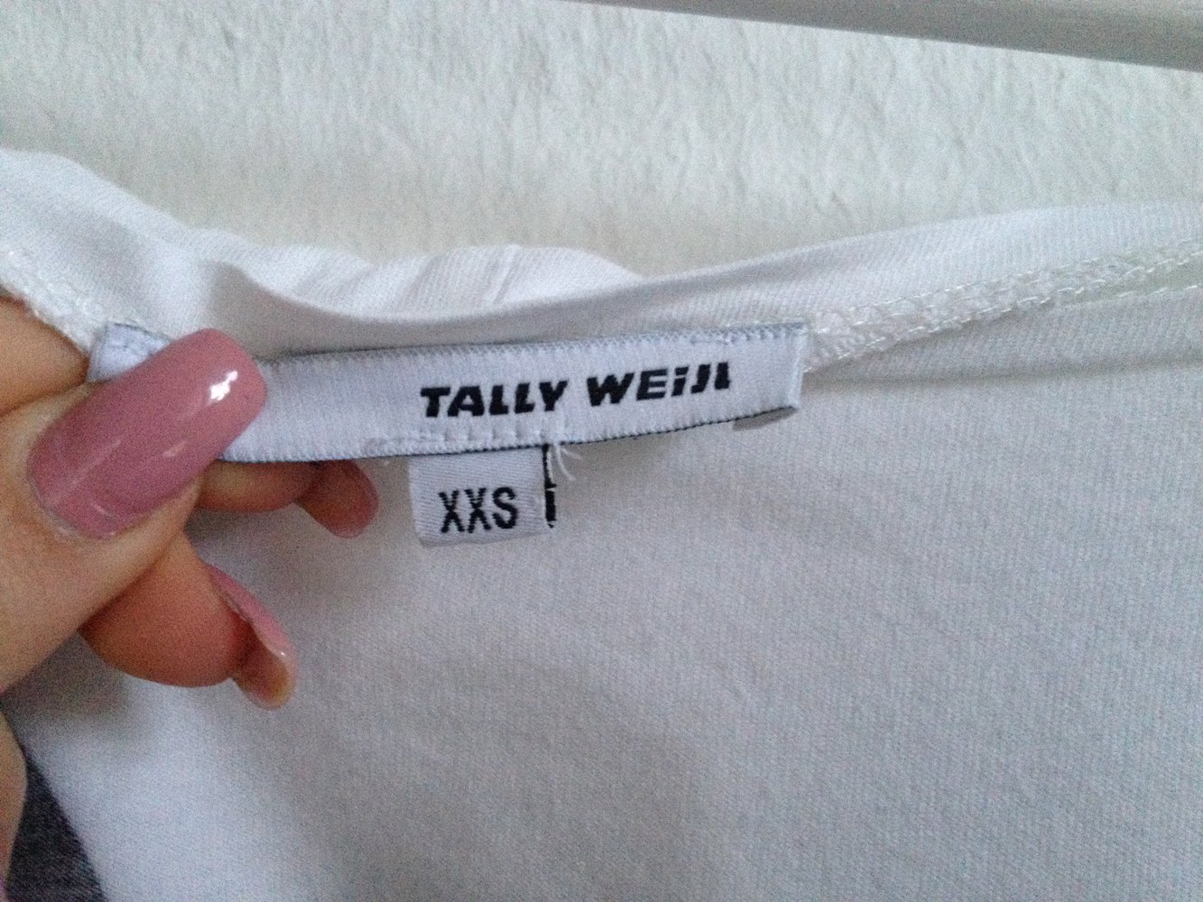 Locker sitzendes Oberteil