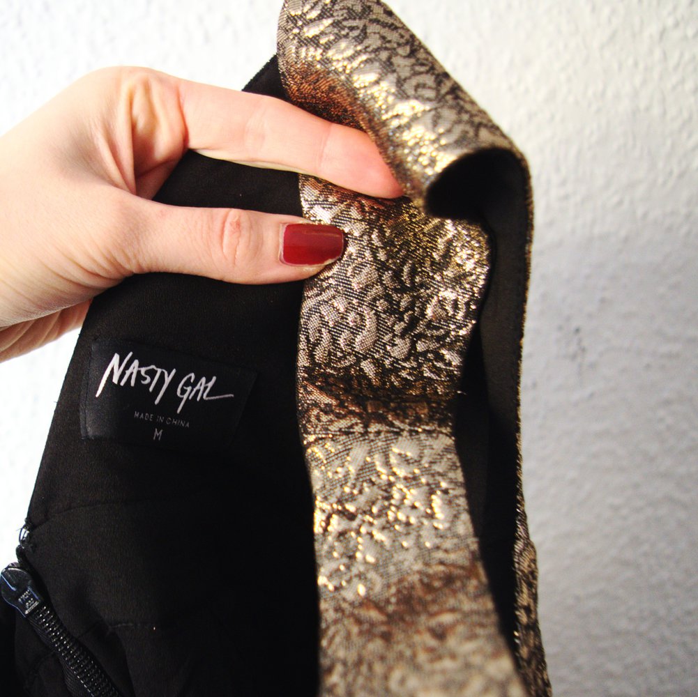 Goldenes Kleidchen Gr. M Nasty Gal Cutouts tiefer Rückenausschnitt