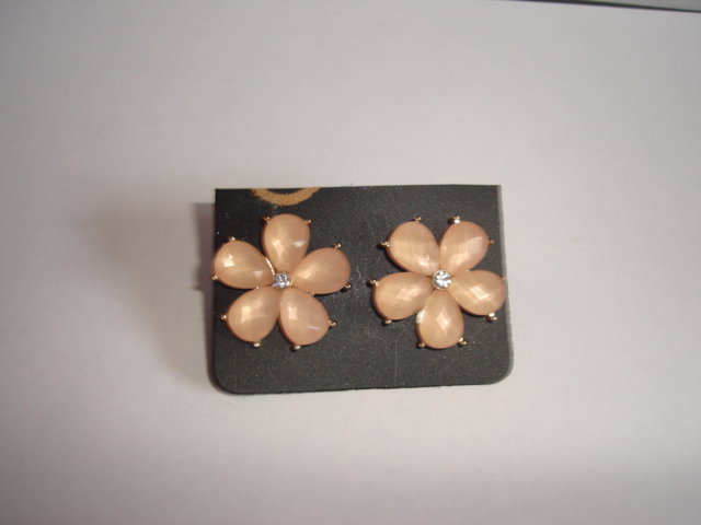 Primark Blumen-Ohrstecker Nude Apricot 