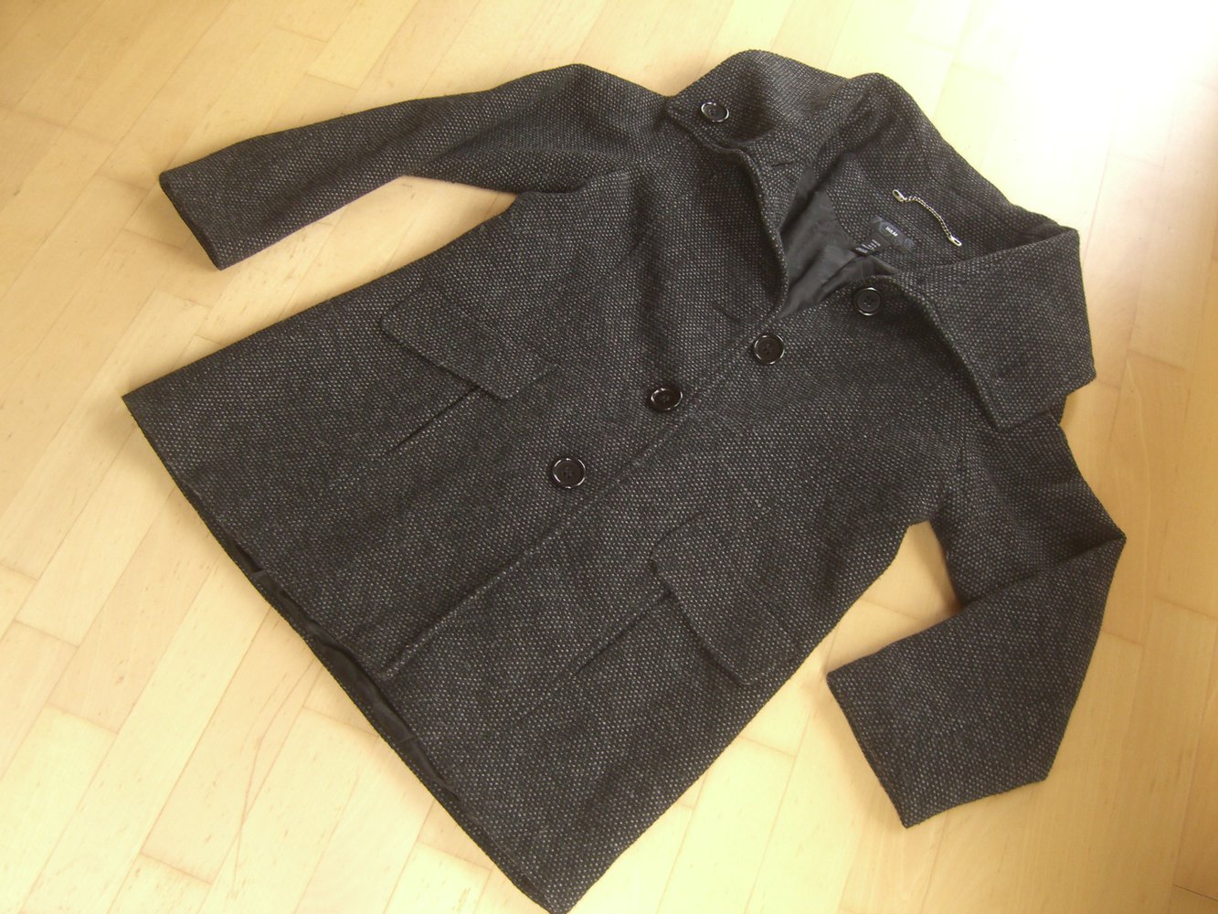 Schwarz grau melierter Kurzmantel