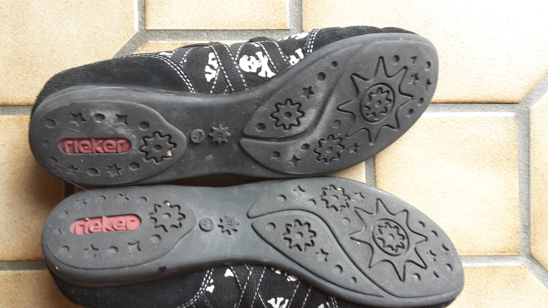 Rieker Gr.37 schwarz leder ballarias Totenkopf gothic Punk emo