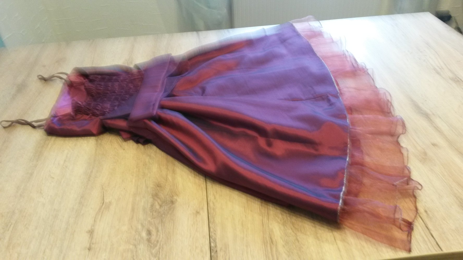 wunderschönes Cocktailkleid Beere