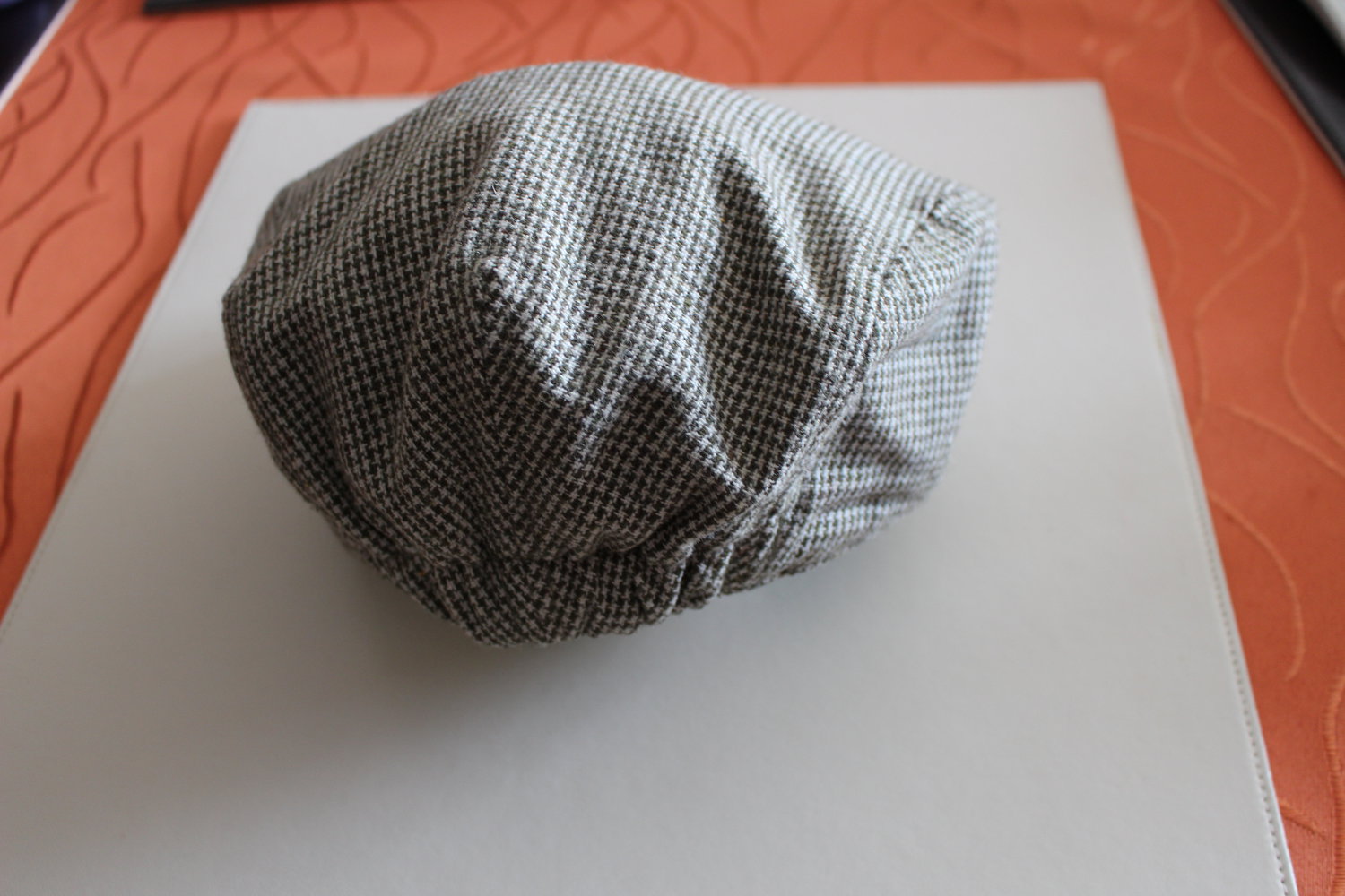 87. Schiebermütze/Käppy von Vertbaudet, feinkariert,  Gr. 50