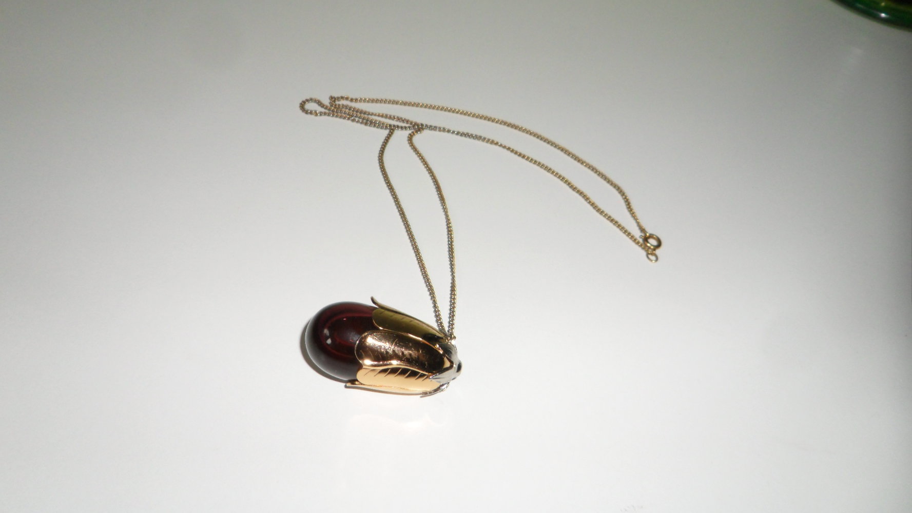 Avon Tulip - Pendant Parfum mit goldfarbener Kette - 70er Jahre - Design -