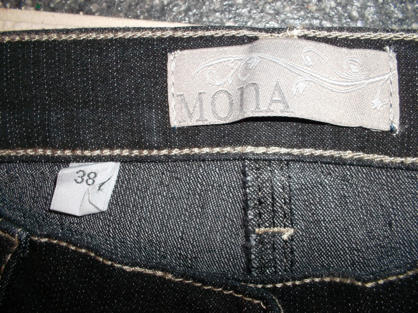 neue schwarze hose,mit steinchen,gr. 38