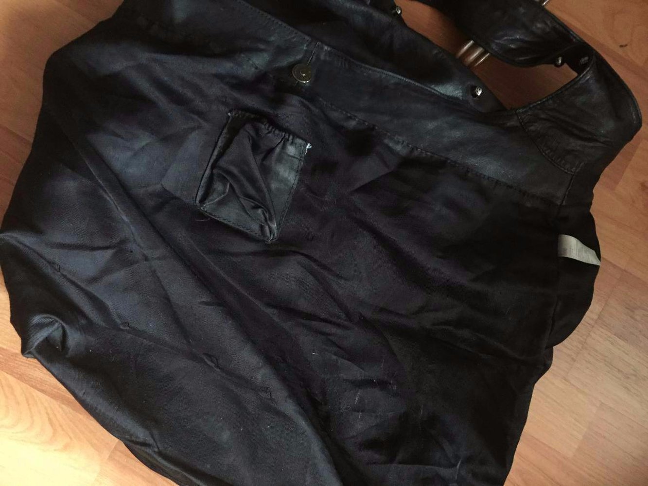 Black Metal ] XXL Tasche aus schwarzem Leder mit Nieten