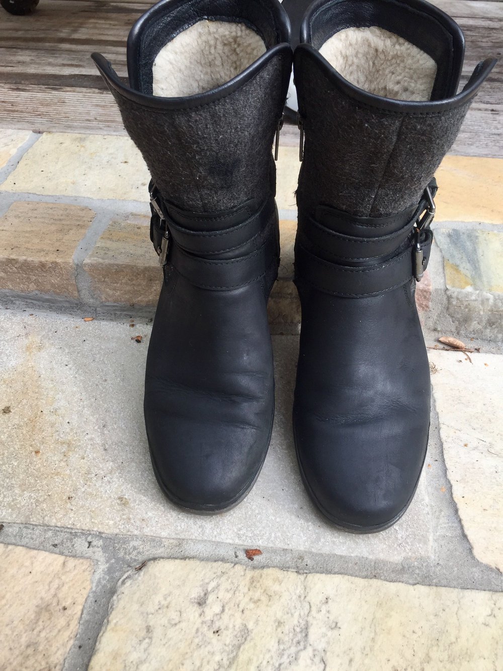 Wasserfeste UGG Boots schwarz Leder