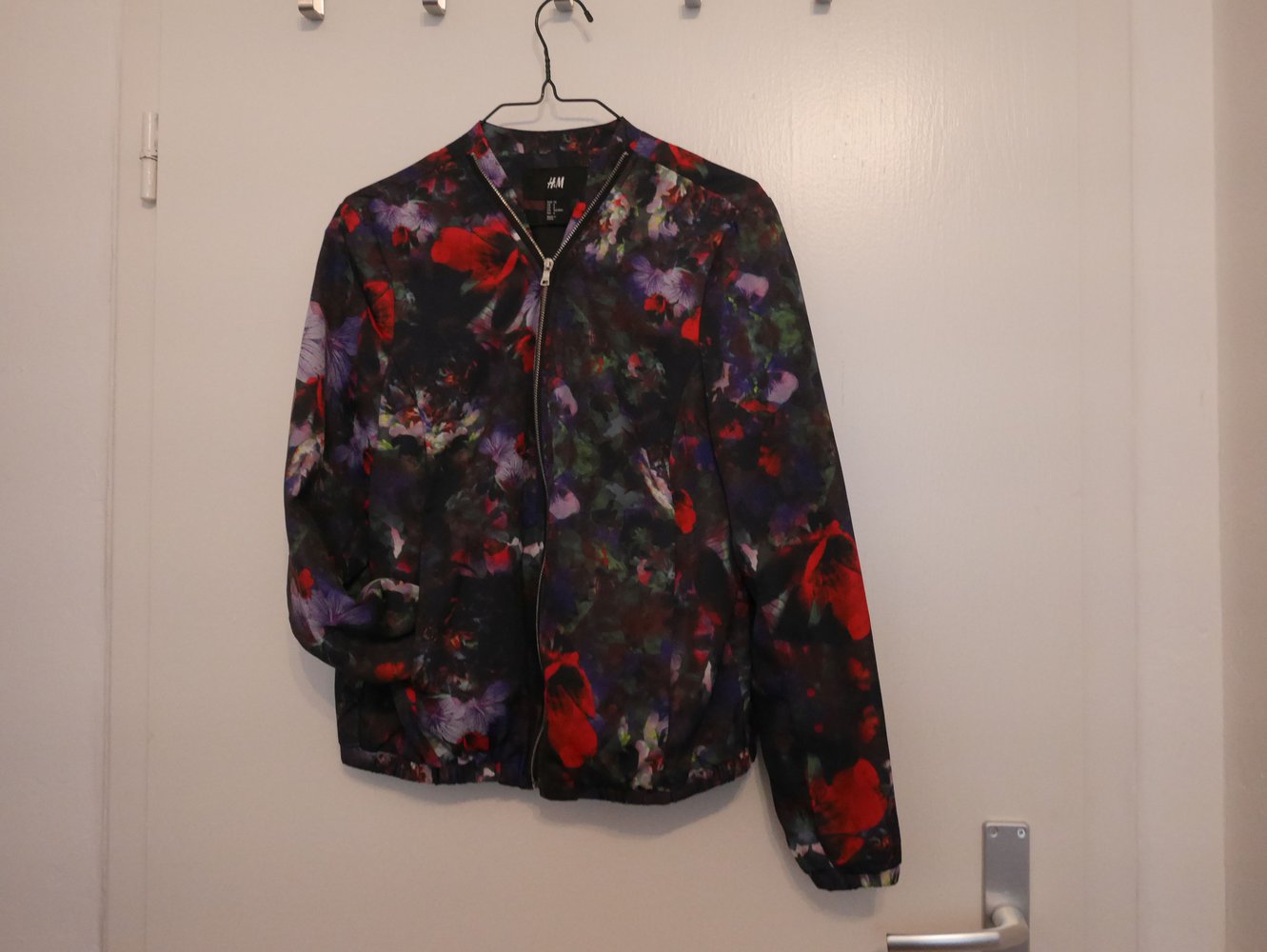 blumige Bomberjacke