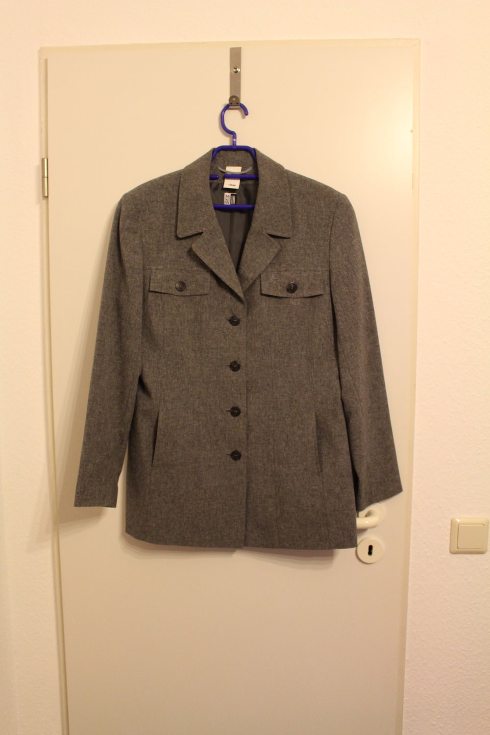 311. Damen Anzug von GO-IN, Gr. 38, Farbe grau