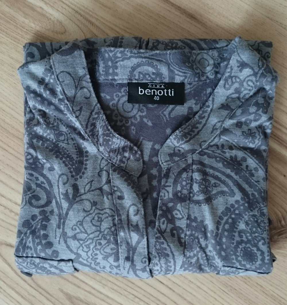 graue Bluse ethno florales Muster