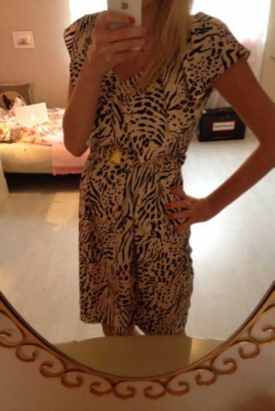 H&M Kleid nude/Gold Leo Muster