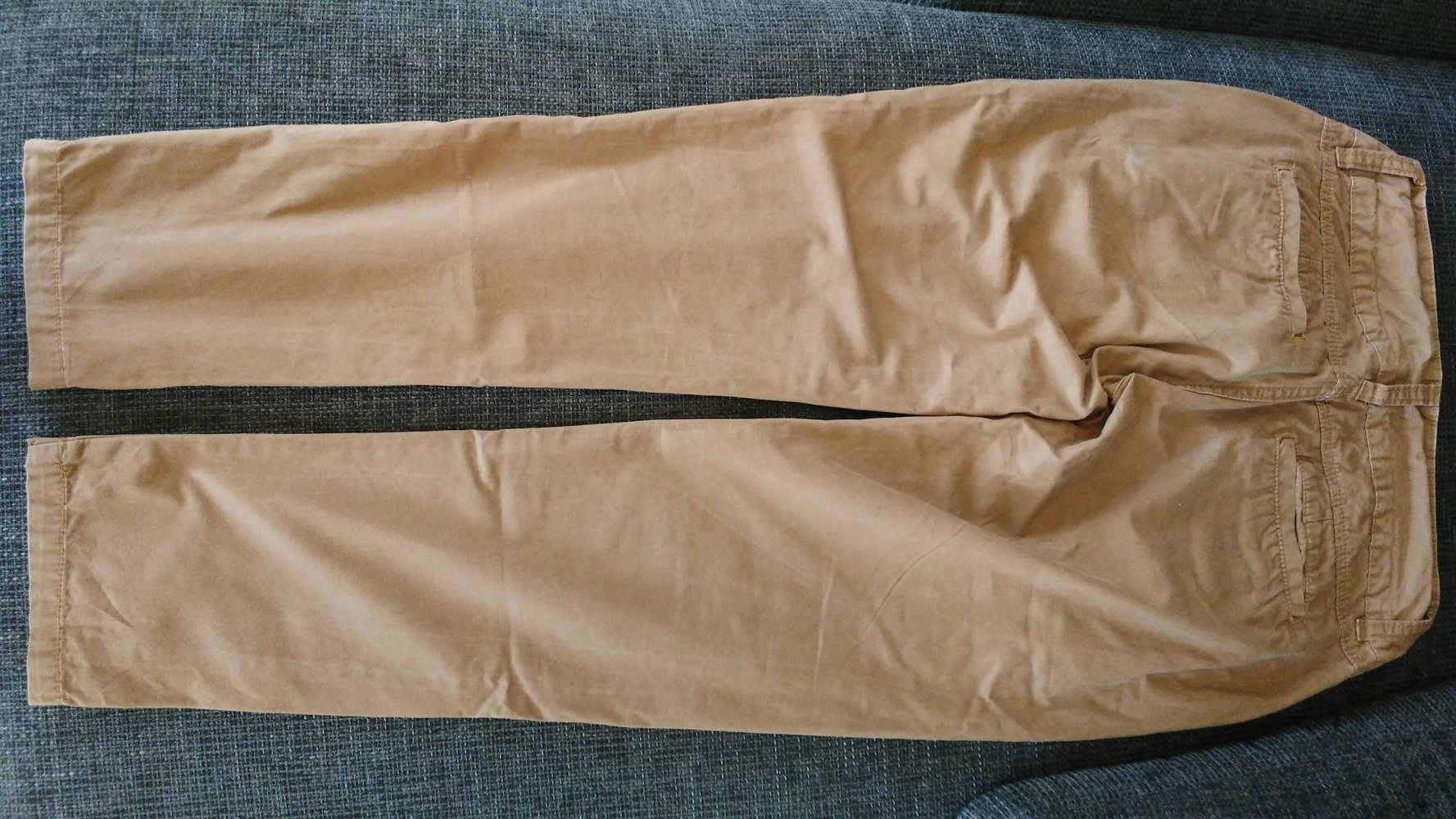 braune Chinohose