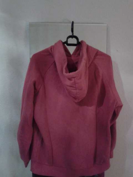 Flauschiger pinker Hoodie von Bikbok