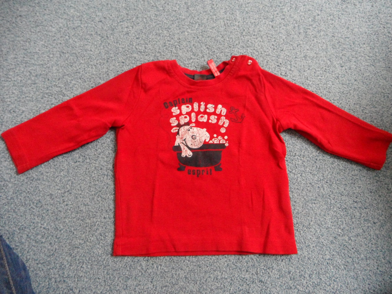 Esprit tolles Langarmshirt mit Nilpferd in der Badewanne