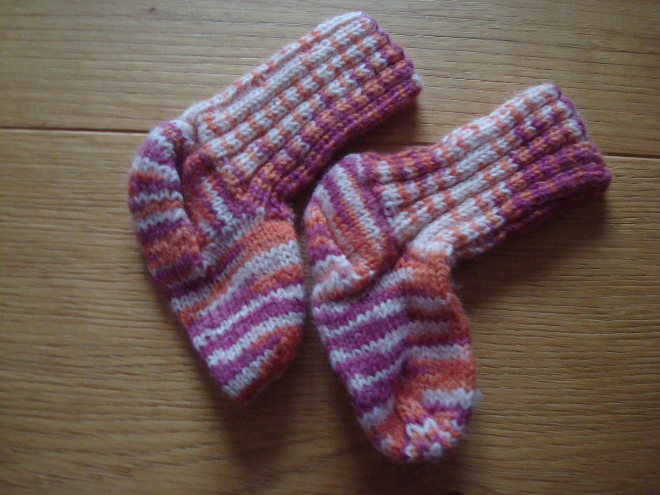 Babysocken handgestrickt neu