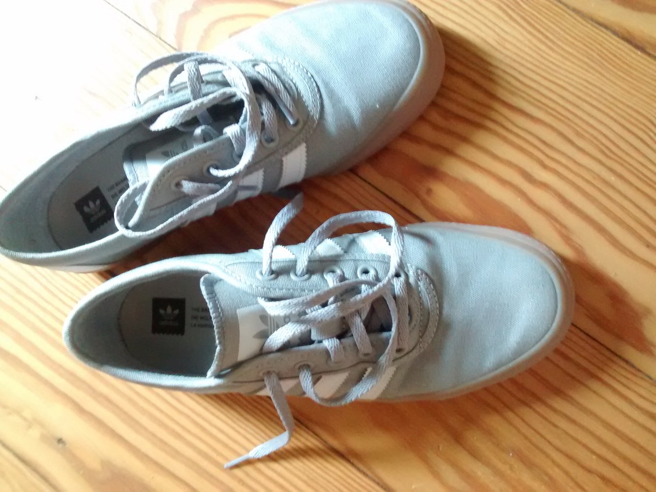 Adidas Sneaker grau braune Sohle us 7,5 40