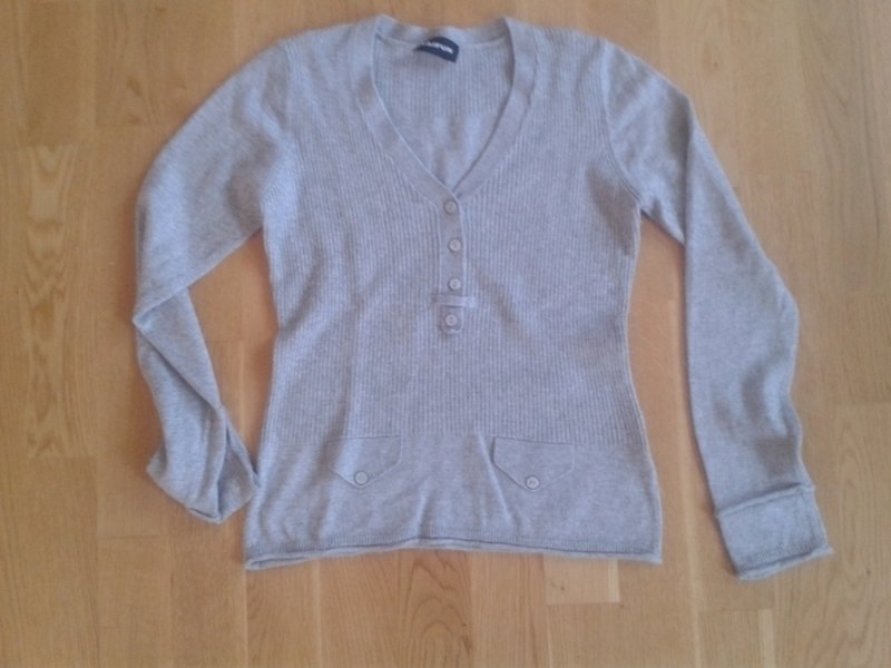 dünner Pulli grau