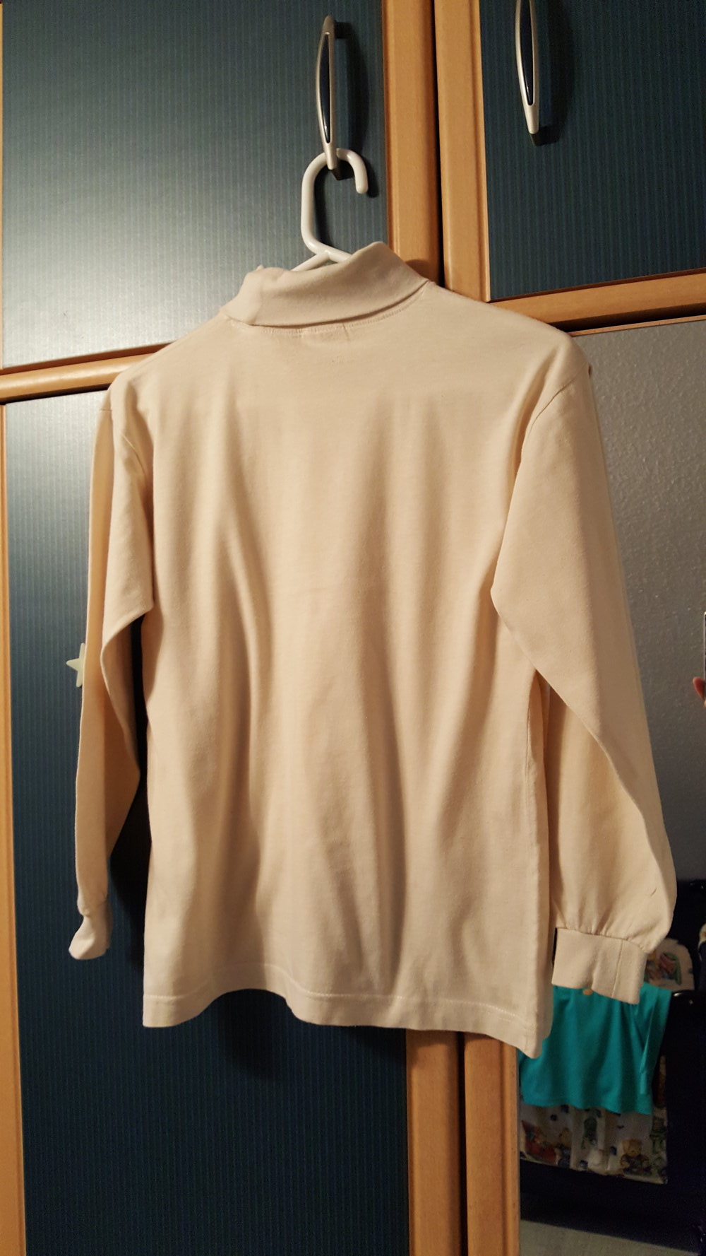 377. Rollkragenpulli von Formicula/Frankreich, Gr. 152, beige