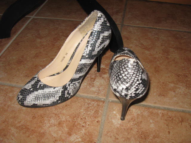 *** Pumps in Schlangen Optik ***