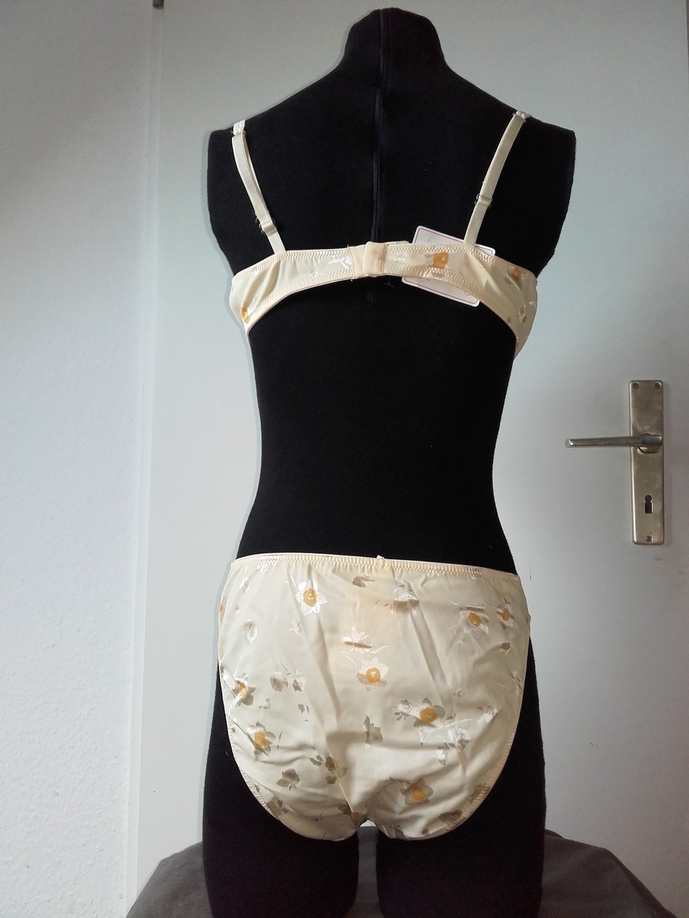 Saphisto aprikot blume, BH 85C und Slip 44