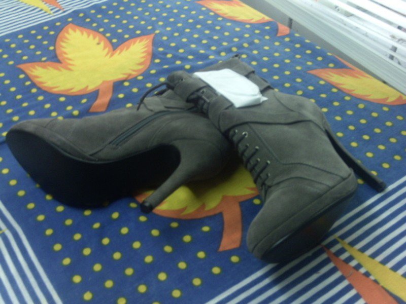 *** NEU ~ High Heels ~ Stiefellette ***