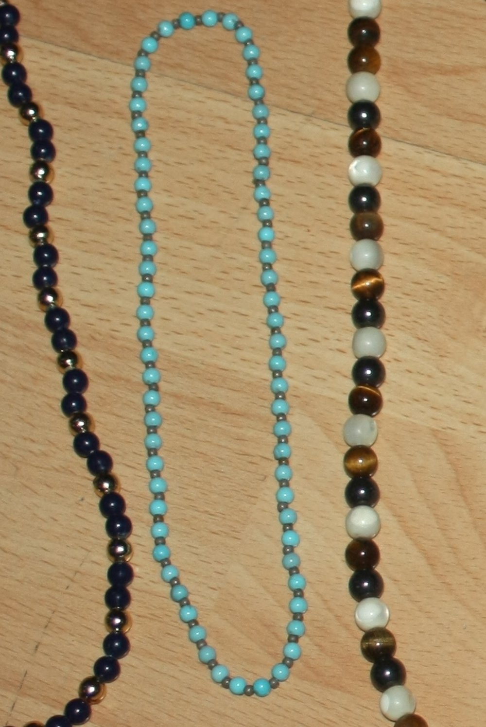 Perlenkette türkis mit kleinen Miniperlen, Gummibund