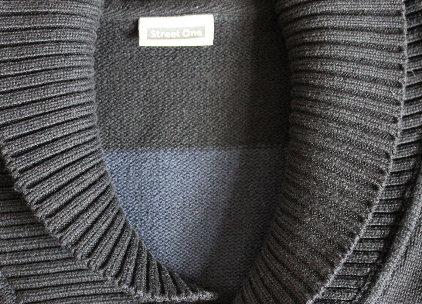 gestreifter Pullover 