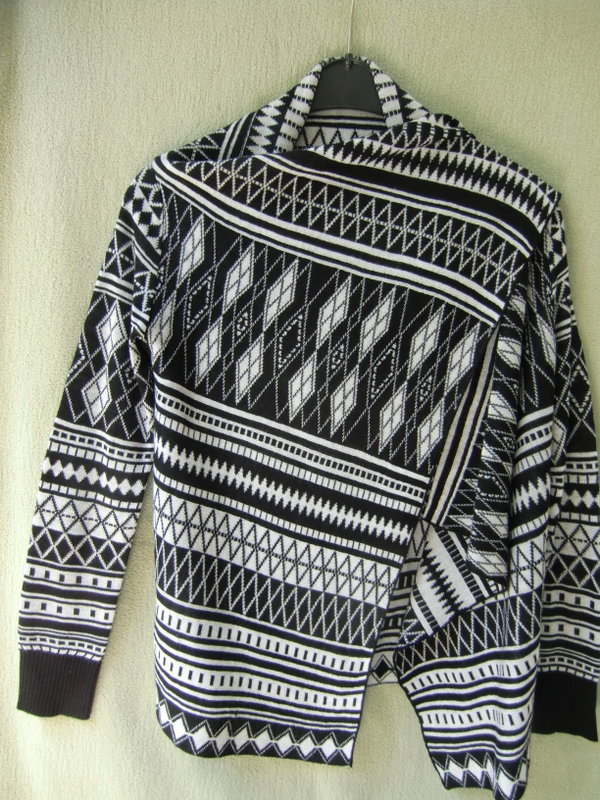 Offener Cardigan mit Ethno-Muster, schwarz-weiß, Gr. S