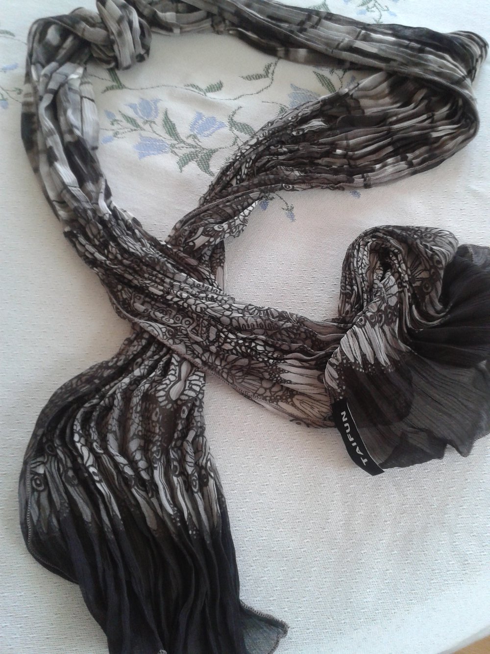 Tuch dünn braun Muster