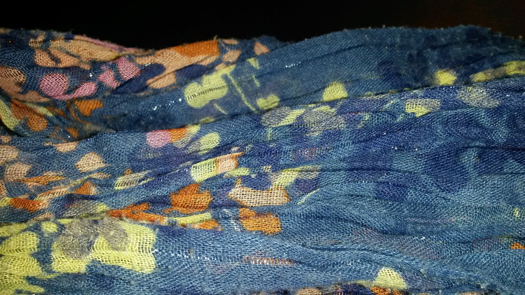 Schal/ Tuch in blau mit Blumen